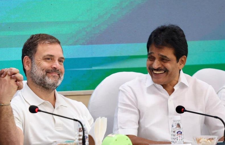 एआईसीसी महासचिव (संगठन) केसी वेणुगोपाल का कहना है कि कांग्रेस पार्टी उत्तर प्रदेश में अमेठी और रायबरेली दोनों सीटों पर जीत हासिल करेगी।