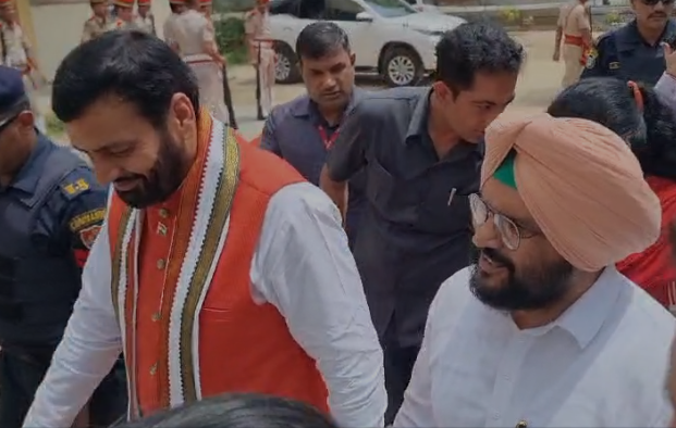 भाजपा में राजेंद्र सिंह देसूजोधा की घर वापसी, सीएम सैनी ने पगड़ी पहनाकर किया सम्मान