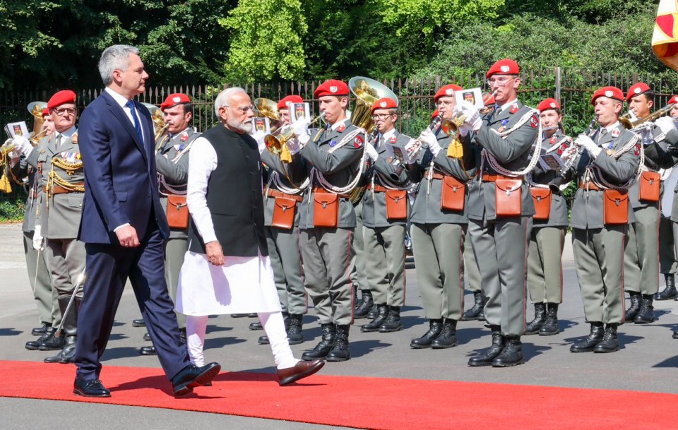 Vienna: Prime Minister Narendra Modi receives Ceremonial Reception at Federal Chancellery in Vienna