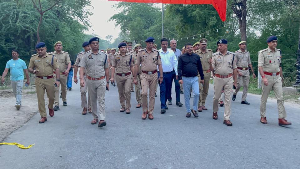 कांवड़ यात्रा को लेकर पुलिस मुस्तैद, कई मार्ग परिवर्तित, अधिकारियों ने किया निरीक्षण
