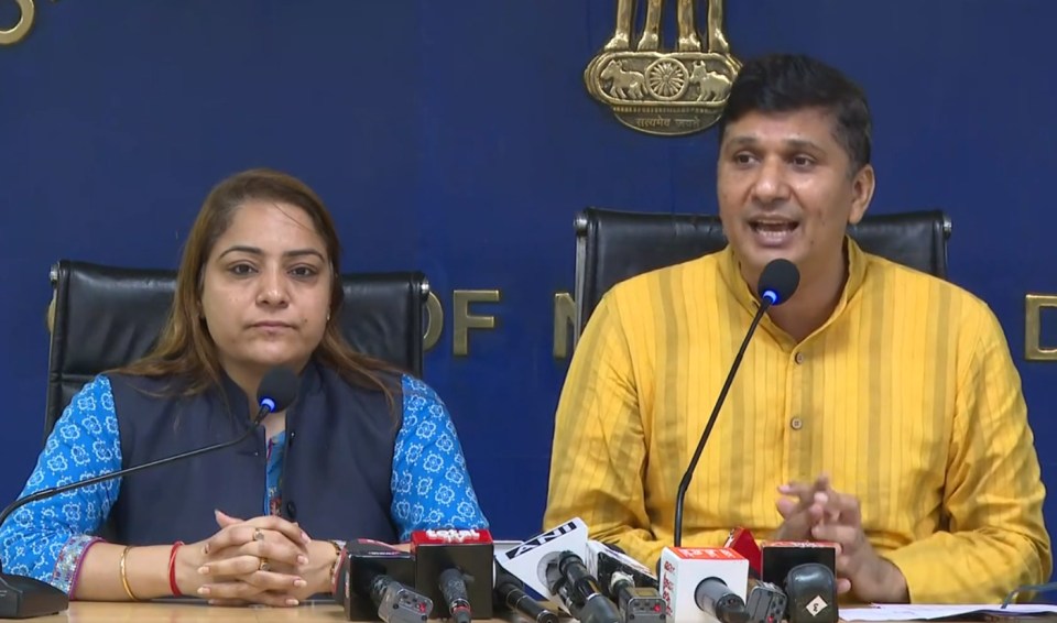 दिल्ली पर अगर हक जमाना है तो उसके हक का पैसा भी दे केंद्र सरकार : आम आदमी पार्टी