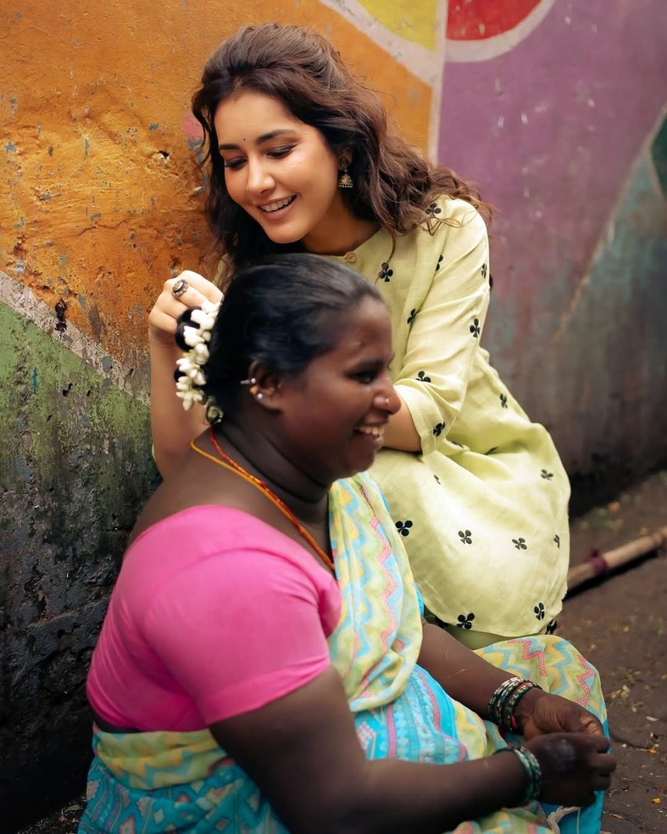 Raashii Khanna walks through Mumbai streets, embraces the city’s spirit with locals
